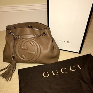 Meet your Posher, Deena